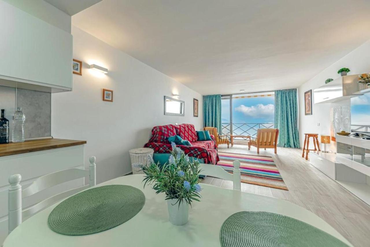 Neptuno Oceanview Suite With Pool And Beach Private Access Puerto de Santiago  Dış mekan fotoğraf
